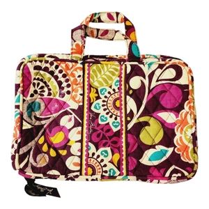 Vera Bradely Medium Hanging Makeup Bag. Like New Condition.